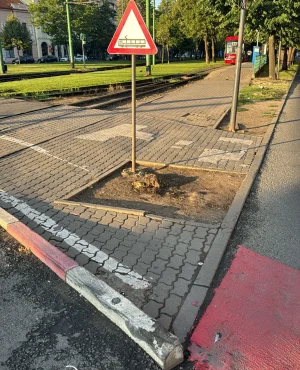 Trotuar și pistă de biciclete à la Arad