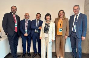 Externalizarea - De la fenomen la parteneriat strategic între Italia și România - Maschio Gaspardo - în fotografie: Mirco Maschio, Președintele Grupului Maschio Gaspardo, Pasquale Silvestro, avocat Tonucci & Partners (Trieste/București) și Vicepreședinte CCIpR, Carlo Scarpa, avocat Tonucci & Partners, cu o cunoaștere profundă a realității economice ucrainene, Silvia Sardena, avocat de la Tonucci & Partners (Padova), Adina Lovin, Consul General al României la Trieste, Ervin Bano, avocat la biroul din Tirana, Albania al Tonucci & Partners