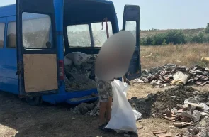 Prins în flagrant, în timp ce arunca moloz