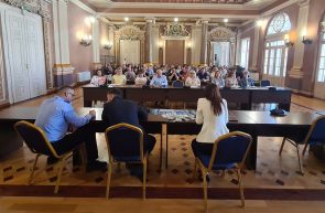 Serviciul Județean Anticorupție Arad, întâlnire cu funcționarii Primăriei Municipiului Arad pentru promovarea integrității