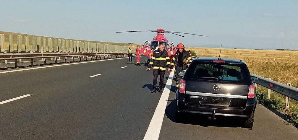 Accident pe autostrada A1, o persoan&#259; a fost lovit&#259; pe banda de urgen&#539;&#259;! A intervenit elicopterul SMURD
