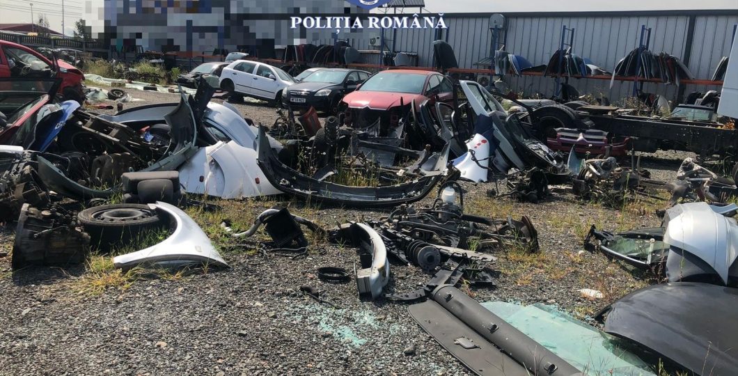 25.000 kg de piese auto cu substanțe toxice descoperite de polițiști în 7 august