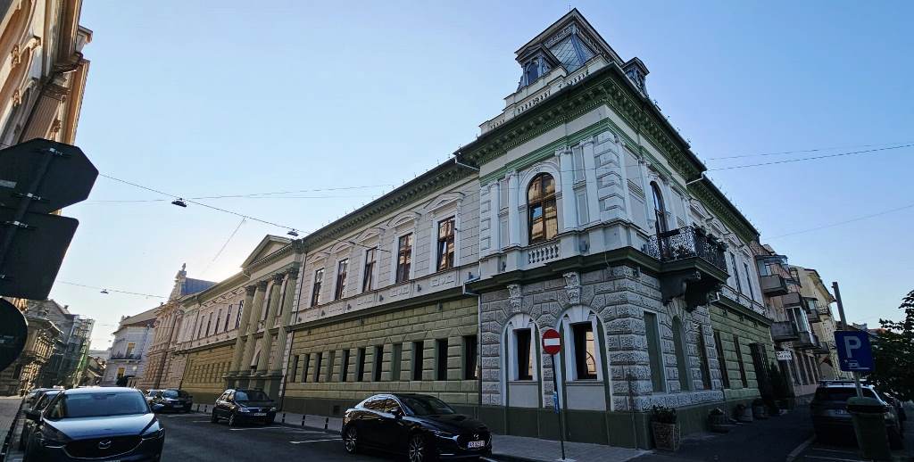 Palatul Simay din Arad, impunătoarea clădire istorică, scos la vânzare pentru 3.490.000 euro