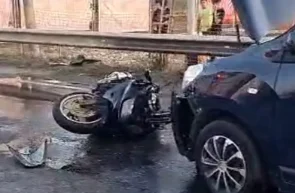 Accident la intrarea în Vladimirescu motocicletă intrată în coliziune cu o mașină