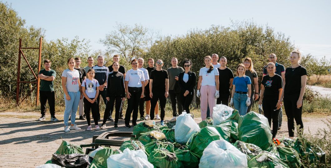 Jandarmii din Arad se alătură din nou campaniei naționale Let’s Do It, Romania! de Ziua Curățeniei (Foto)
