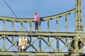 Ioță Omul Păianjen Podul Traian
