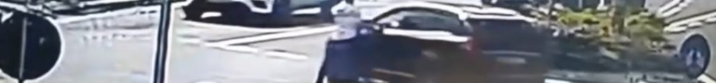 afacerist lovit polițist