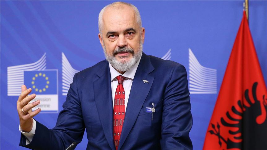 Diella, responsabilă de achiziții publice!
