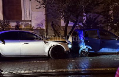 4 mașini lovite str dornei (3)