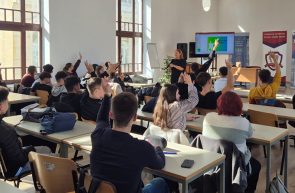 Erasmus Days la Arad - Învățarea bazată pe provocări și cariere europene în domeniul IT