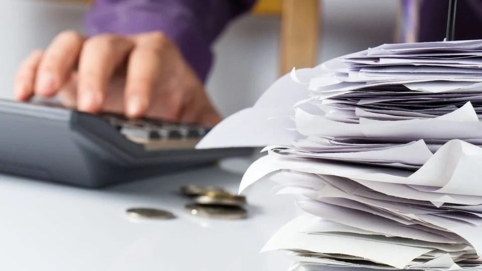 Reducerea personalului și transformarea orașelor în comune pe agenda guvernului