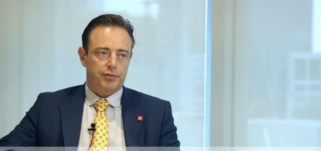 Complpt terorist vizându-l pe premierul Bart De Wever.