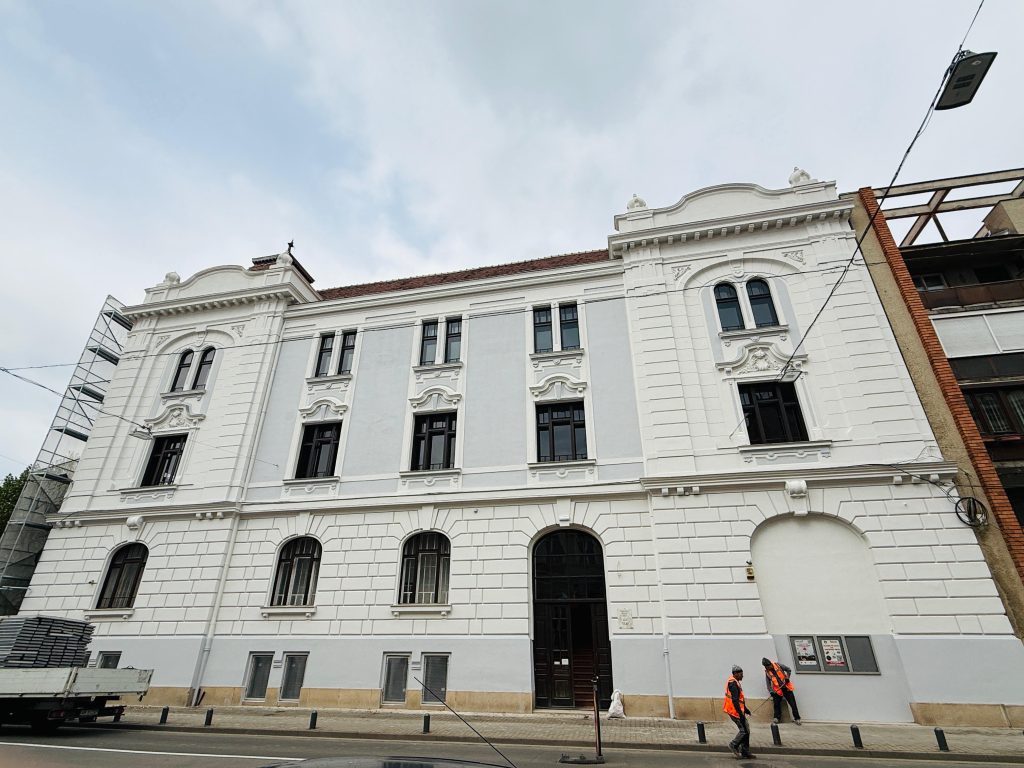 Poza pentru articolul Dublă sărbătoare la Biblioteca arădeană, joi: Ziua Internațională a Cărții și Ziua Bibliotecarului din România