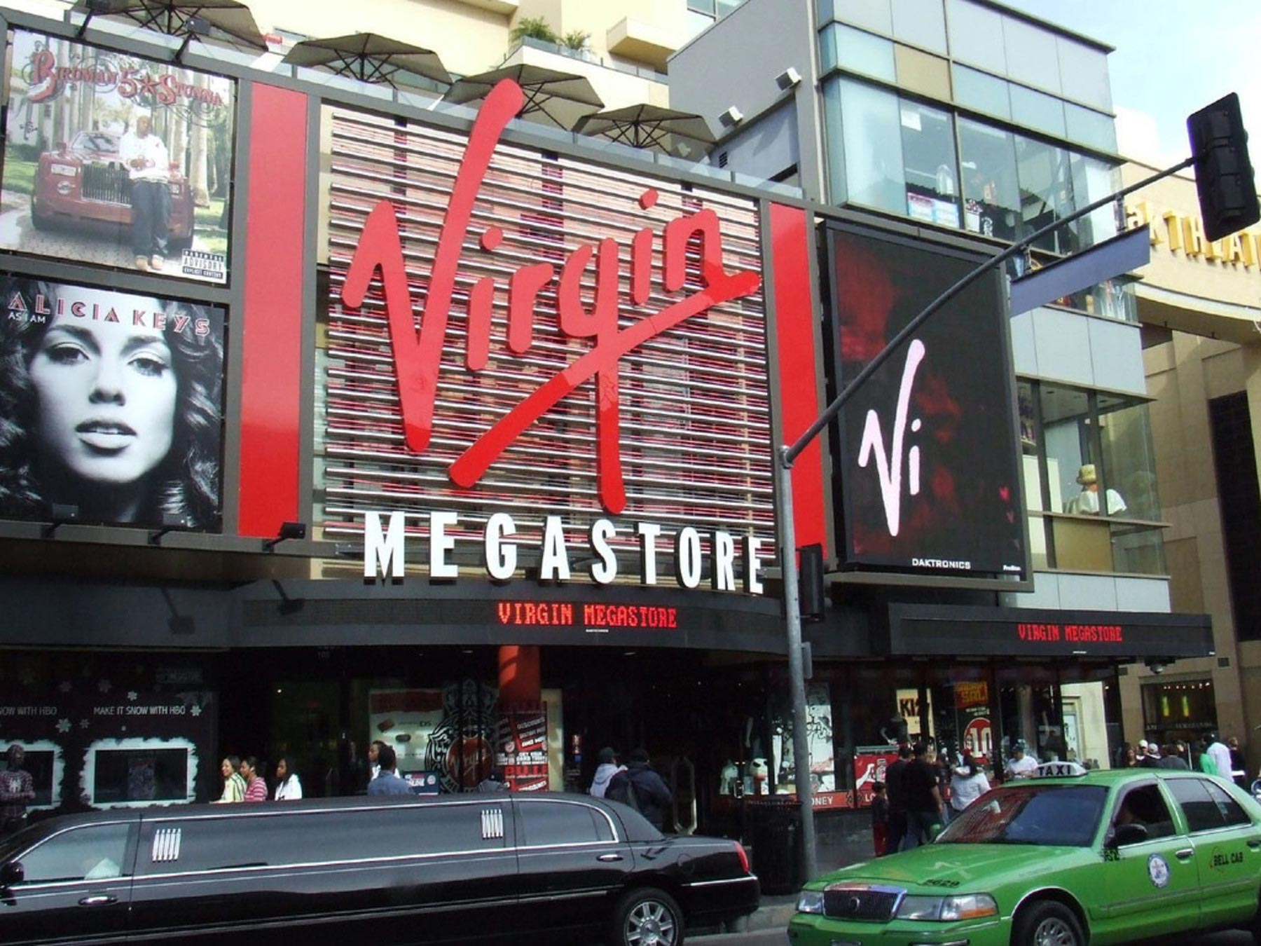 Virgin-Megastore-by-Jaun-Francisco-Diez
