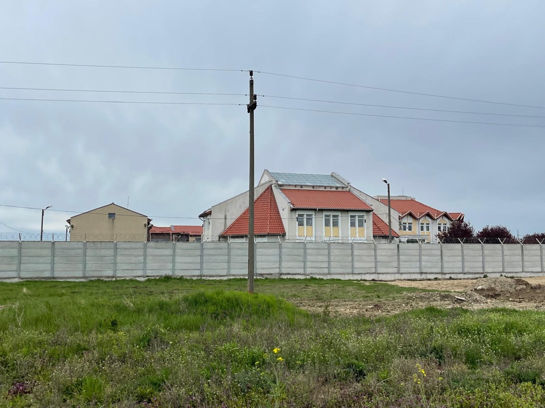 Un b&#259;rbat din Georgia aflat &icirc;n aten&#539;ia SRI a evadat din Centrul pentru Str&#259;ini din Horia