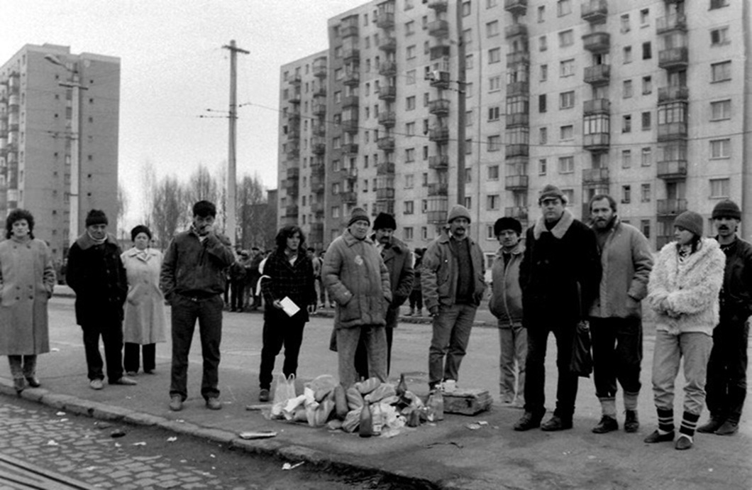 21-decembrie-1989-incepe-Revolutia-in-Arad-foto-Calea-Aurel-Vlaicu-Fortepan-hu-independentul.jpg