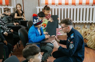 Jandarmeria Arad și Grădinița P.P. Little Star din Arad, acțiune umanitară pentru copii (2)
