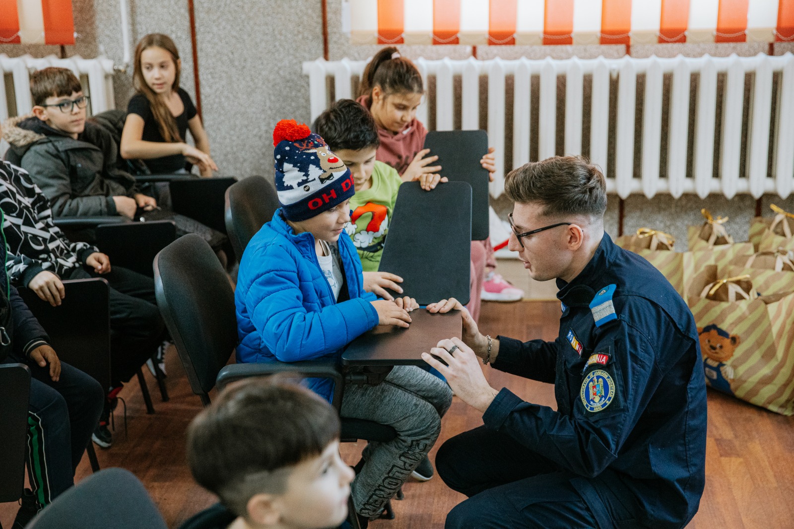 Jandarmeria Arad și Grădinița P.P. Little Star din Arad, acțiune umanitară pentru copii