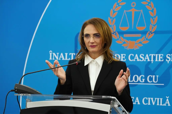 Lia Savonea autoguvernarea