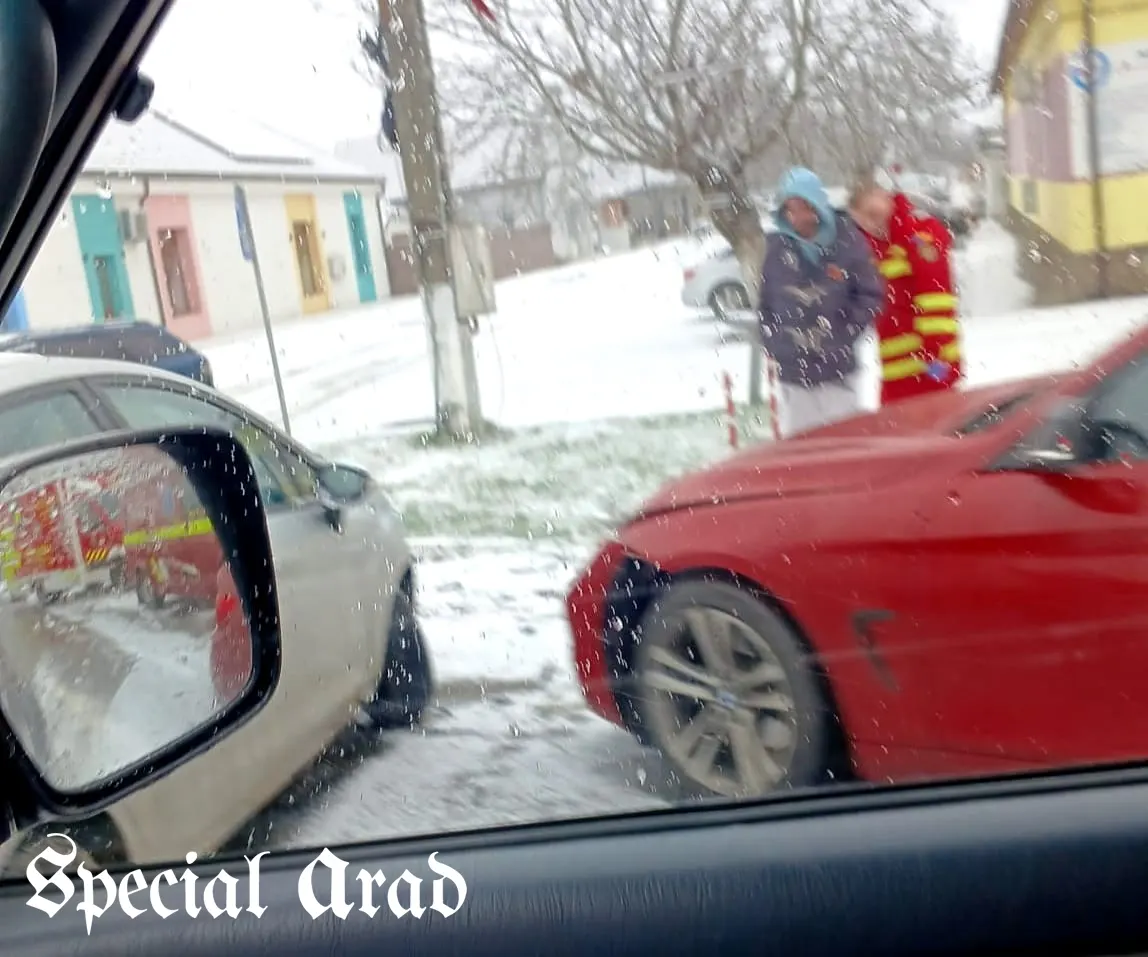 Primii fulgi, primele tamponări pe zăpadă - accident 2