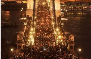 Protest Budapesta demisia