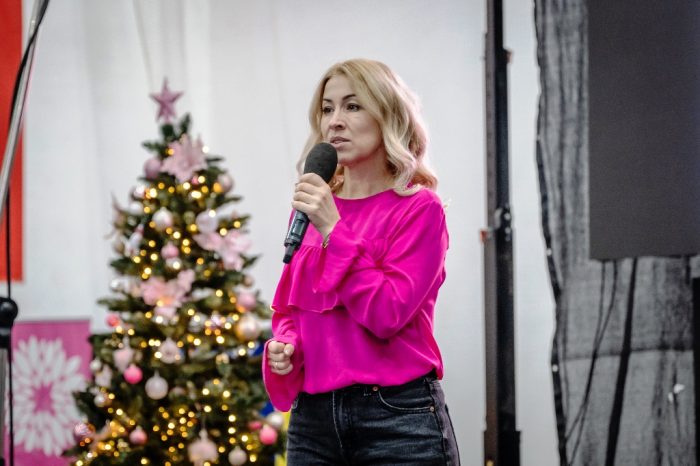 Photo for the article „Crăciunul pentru toți copiii”, cu peste 1.000 de participanţi. Emoții și speranțe pentru cei mici, cu nevoie speciale, din Arad