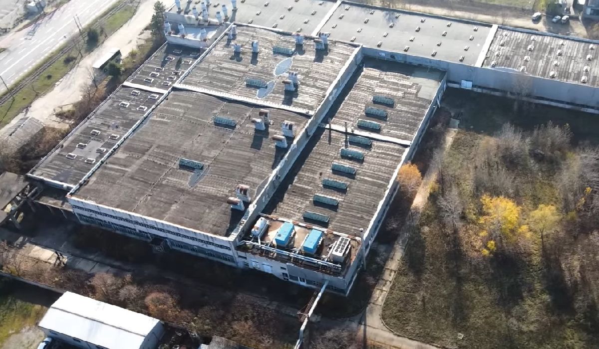 Poza pentru articolul Se demolează clădirile fostei fabrici Sanevit din Grădiște