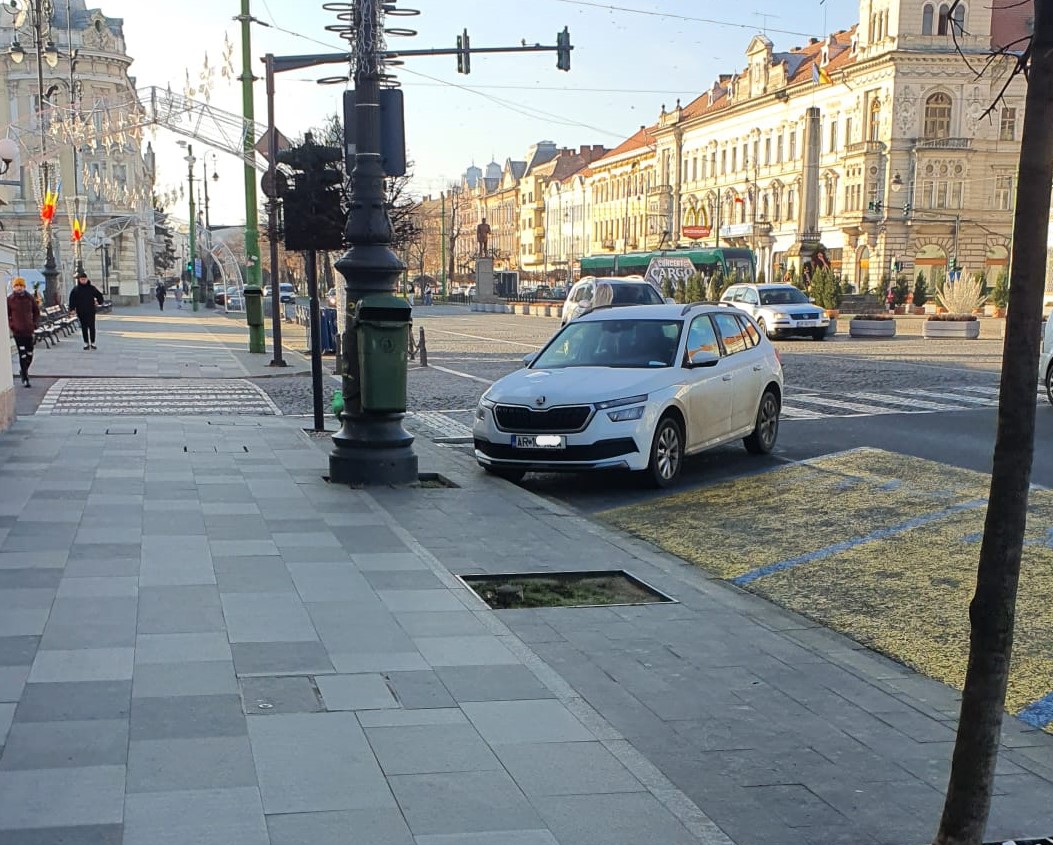 Poza pentru articolul Bulevardul Revoluției: pavaj nou, ritm lent și improvizații pe trotuare. Care sunt costurile și termenul de finalizare