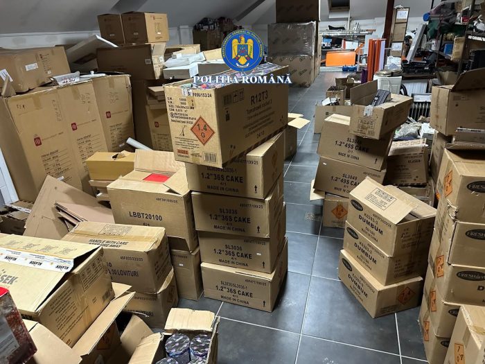 Poza pentru articolul Percheziții la Arad: polițiștii au confiscat peste 10 tone de materiale pirotehnice și au reținut un bărbat