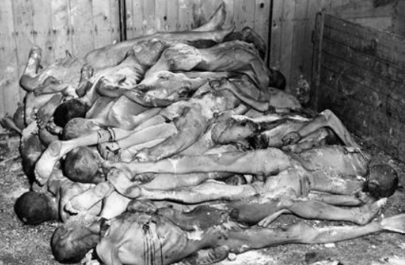Holocaust - Cadavrele prizonierilor din lagărul de concentrare Ohrdruf, stivuite precum lemnele de foc