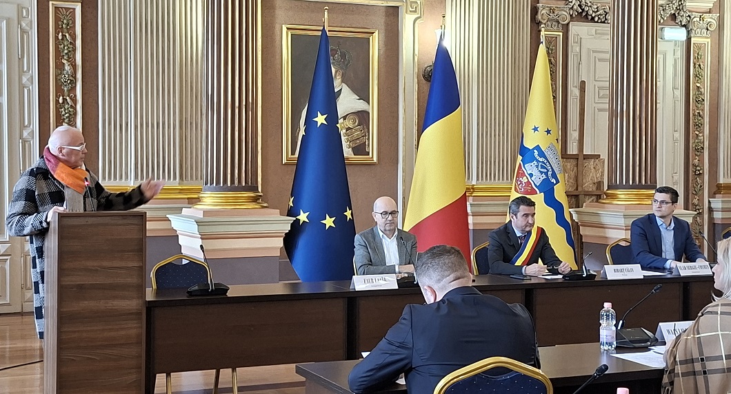 Poza pentru articolul Vânzarea sediului Uniunii Bulgare, contestată de Adrian Văcean, vocea locatarilor Palatului Herman