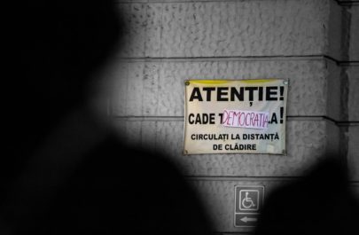 stiri ratate 45 atentie cade democratia