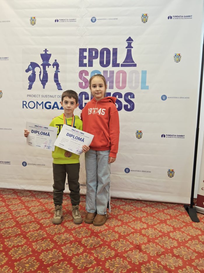 Poza pentru articolul Tinerii șahiști arădeni, pe podium la Concursul Național Școlar „Elisabeta Polihroniade”