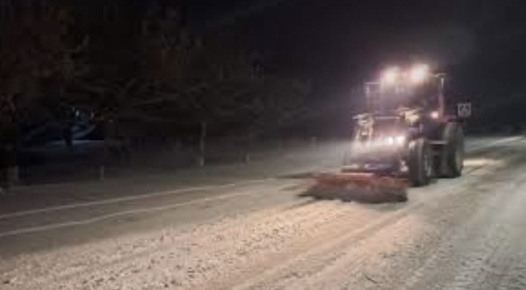 Poza pentru articolul Trafic rutier în condiții de iarnă în mai multe județe, inclusiv Arad. Accident pe DN 6, cinci persoane rănite ușor