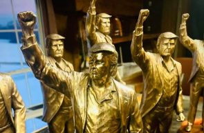 Statuia aurită a lui Donald Trump, Don Colossus