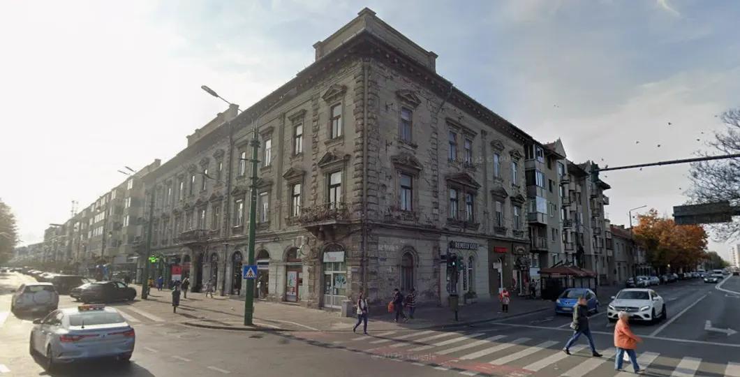 Avarie pe Bulevardul Revoluției: Lucrări de reparare a rețelei electrice în centrul orașului