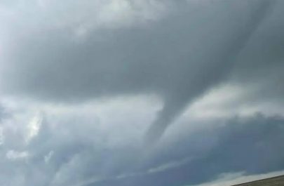 tornadă