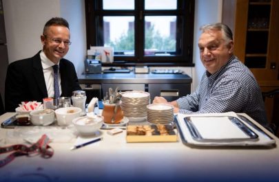 Viktor Orba si Péter Szijjártó Ungaria