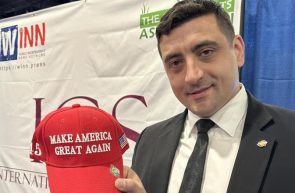 AUR Simion maga