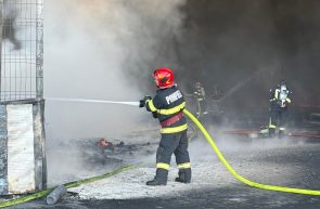 incendiu stins fabrica polistiren