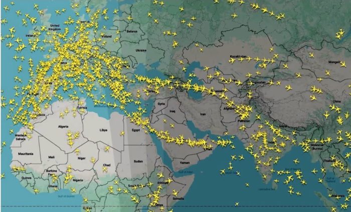 Poza pentru articolul Știri aproape ratate (51). Despre femei, război, draperii și adicții în era Jesus AI