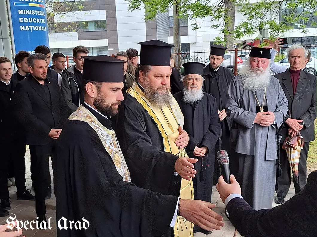 Bust dedicat lui Vasile Stroescu la ISJ Arad (1)