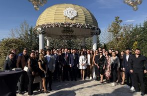 De la Sfantul Gheorghe la Sfantul Asteapta la Arad si washington