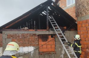 Incendiu la o casă din Lipova