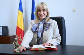 Roxana Momeu secretar demisionat