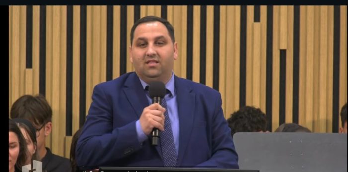 Poza pentru articolul De la o scânteie de credință, la o cetate a educației: Liceul Teologic Penticostal Arad a sărbătorit 35 de ani de existență