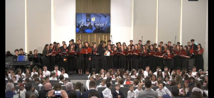 Poza pentru articolul De la o scânteie de credință, la o cetate a educației: Liceul Teologic Penticostal Arad a sărbătorit 35 de ani de existență