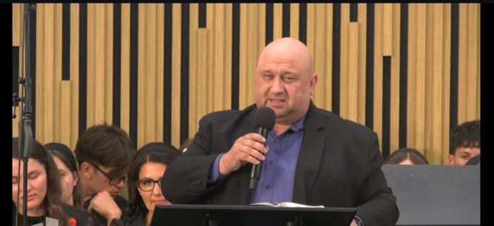 Poza pentru articolul De la o scânteie de credință, la o cetate a educației: Liceul Teologic Penticostal Arad a sărbătorit 35 de ani de existență