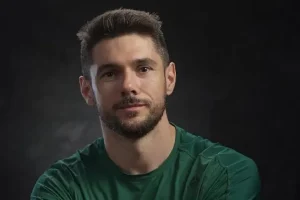 Radu Mocuța plictisitor