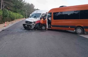 Șase turiști români și șapte ruși răniți într-un accident rutier în Antalya